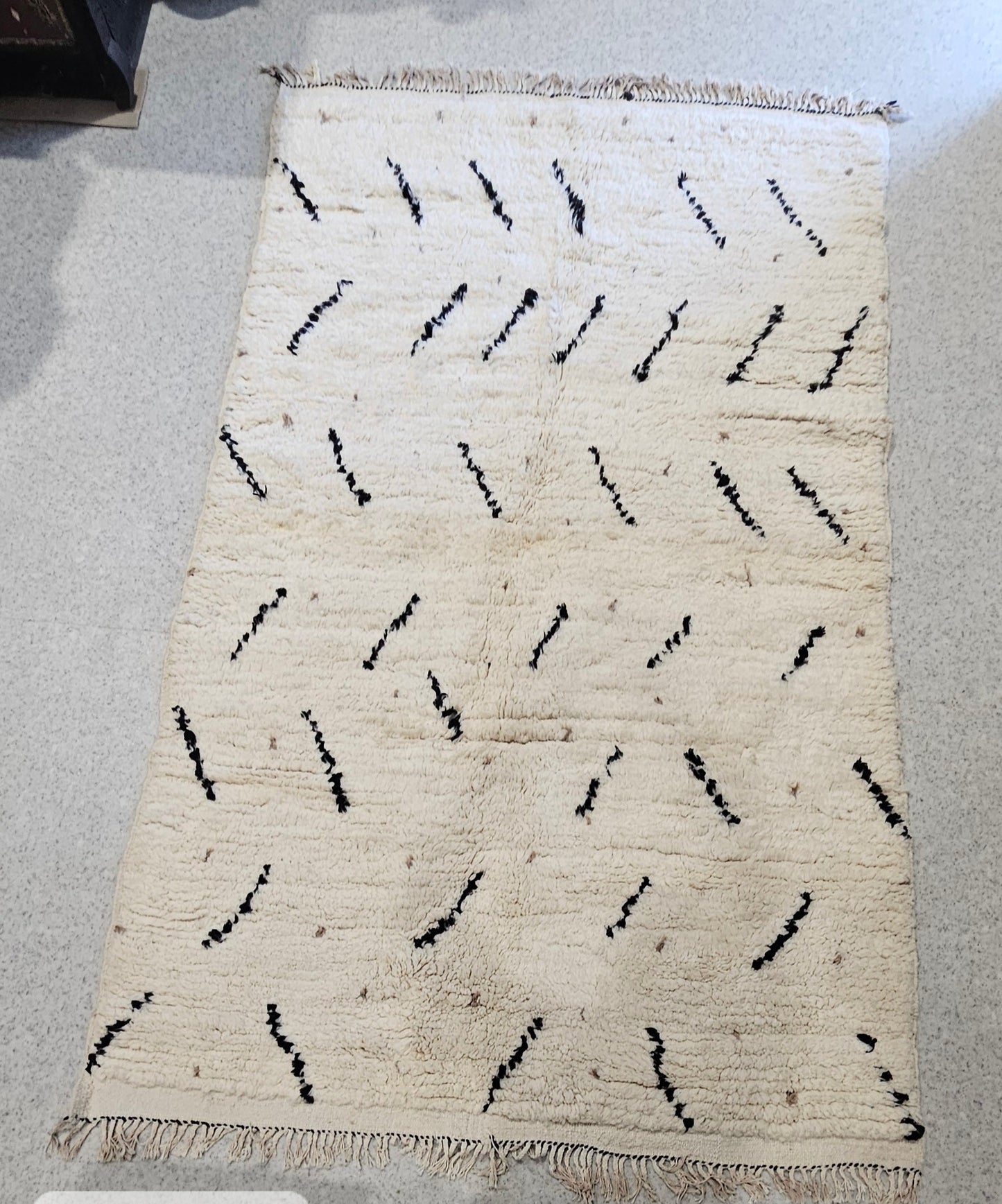Large wool Moroccan rug 13