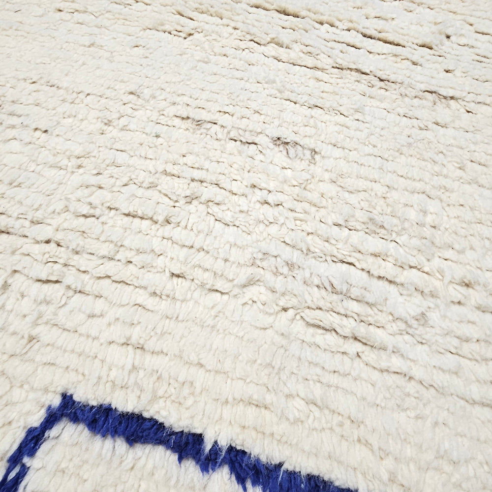 
                      
                        Medium wool Moroccan rug 38
                      
                    