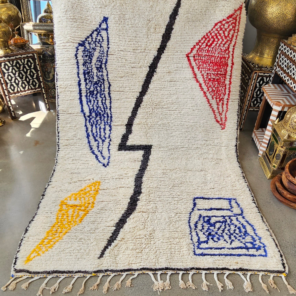 Medium wool Moroccan rug 38