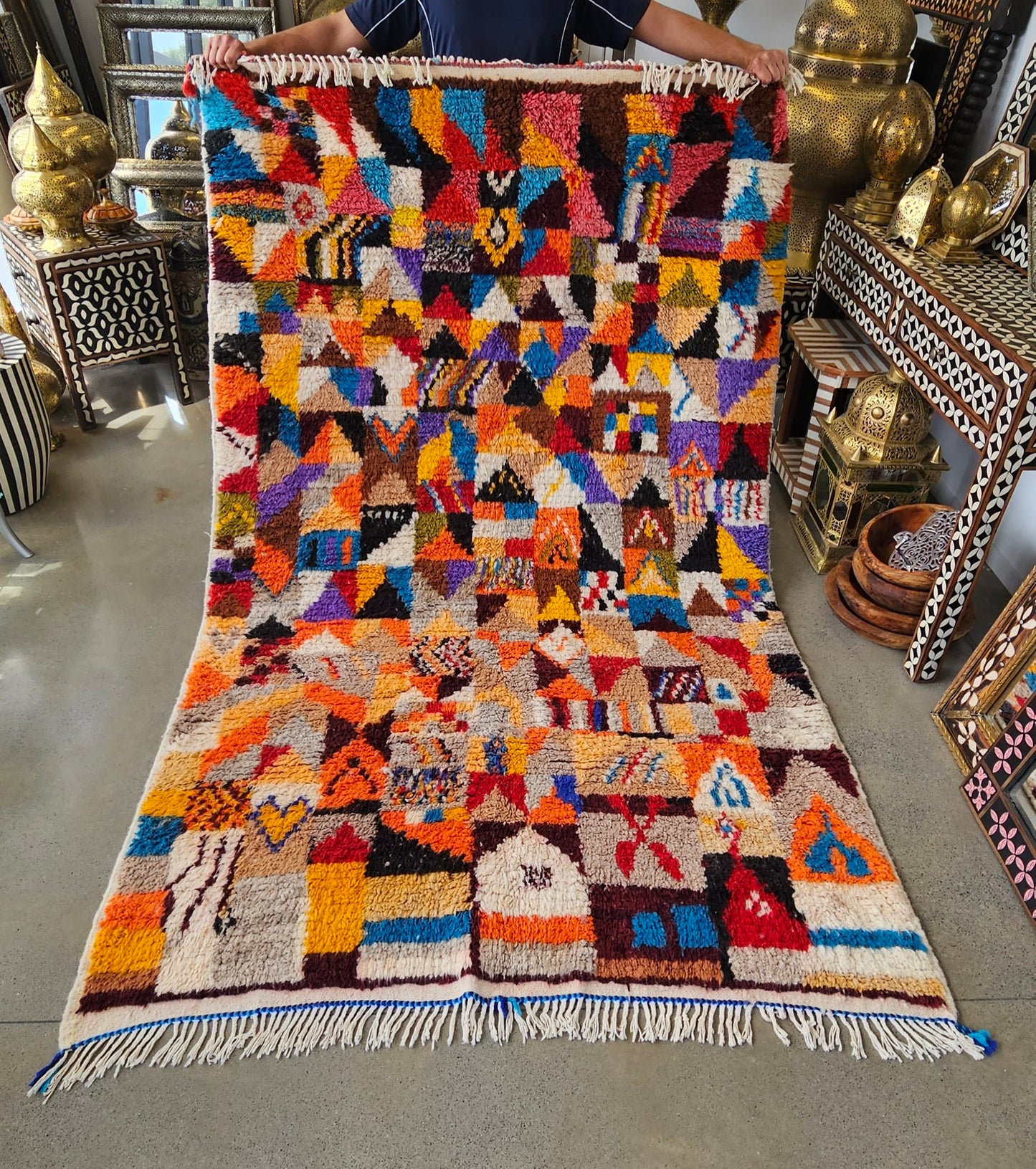 medium wool Moroccan rug 39