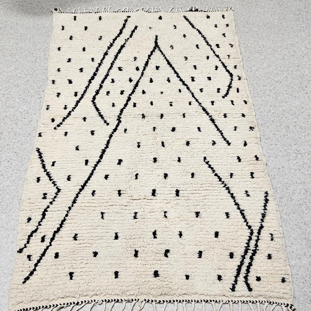 
                      
                        Large black and white dotted Moroccan rug 52
                      
                    