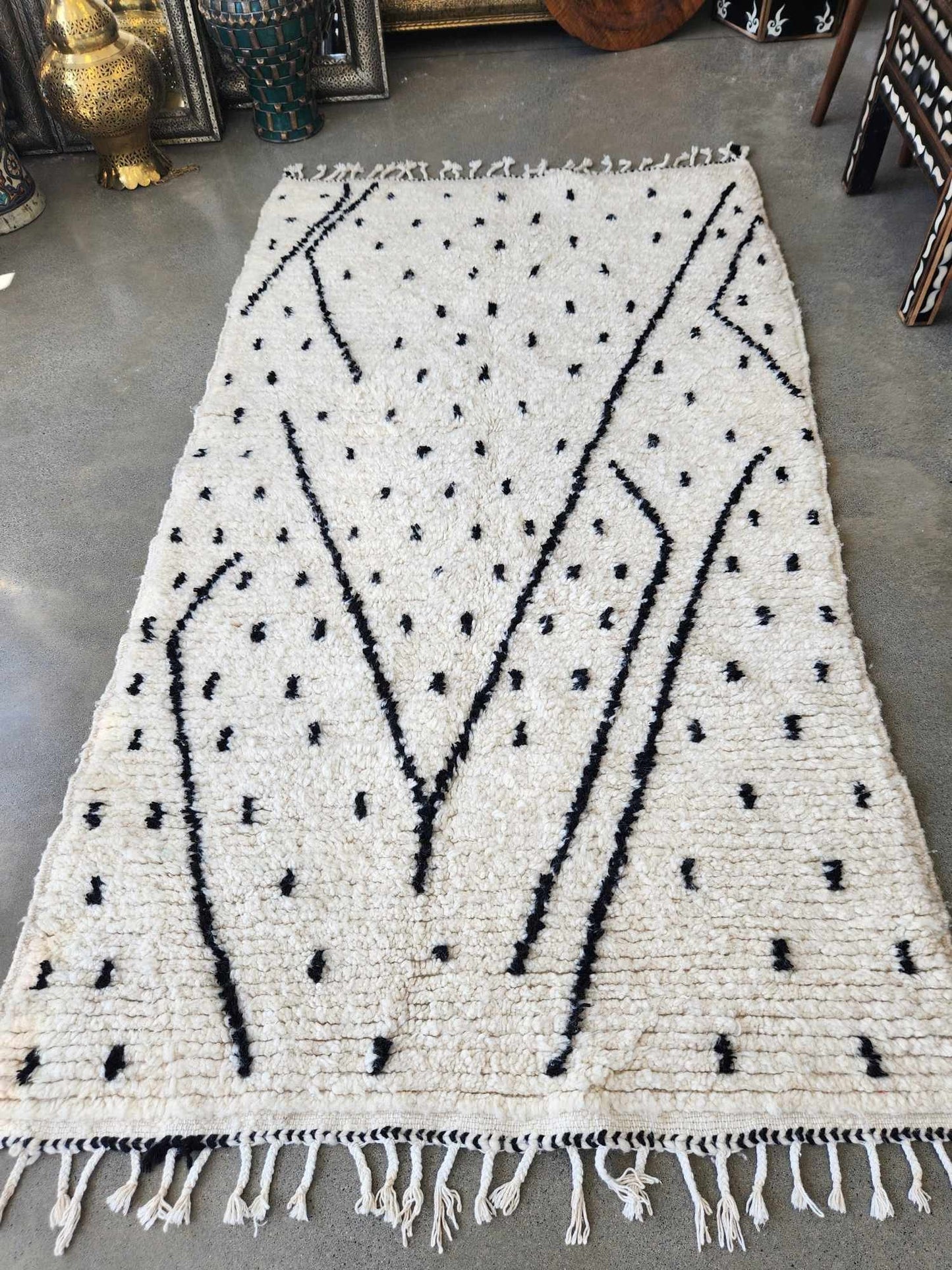 Large black and white dotted Moroccan rug 52