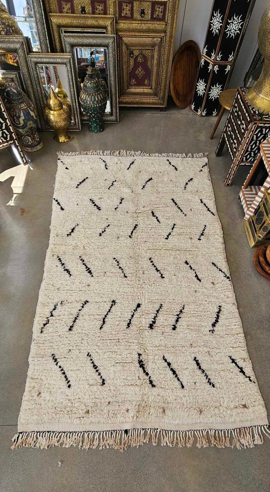 Large wool Moroccan rug 13