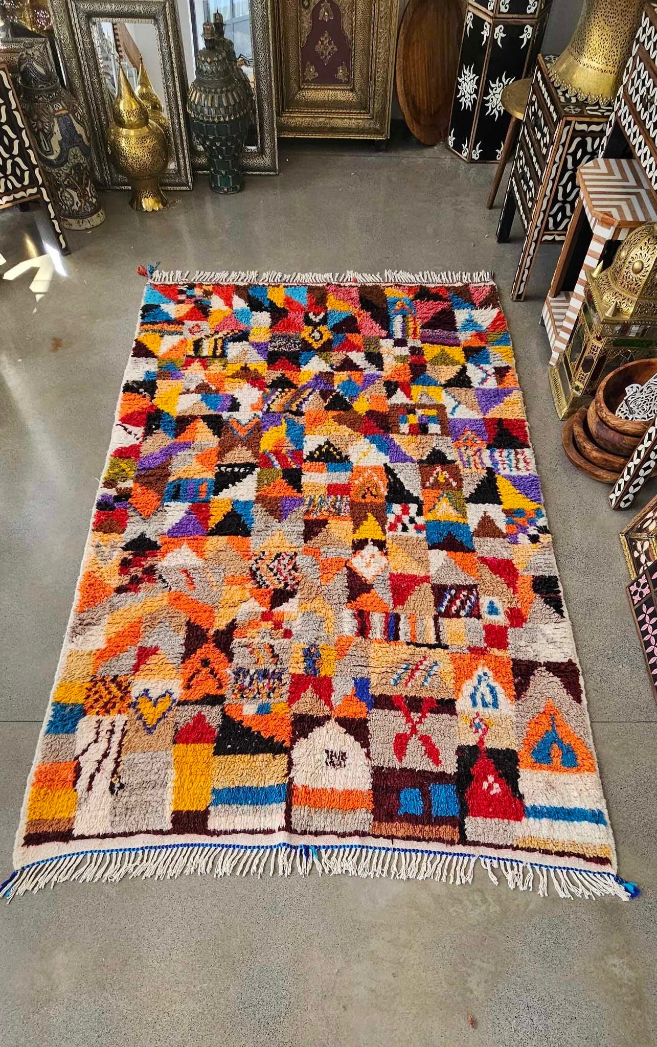 medium wool Moroccan rug 39