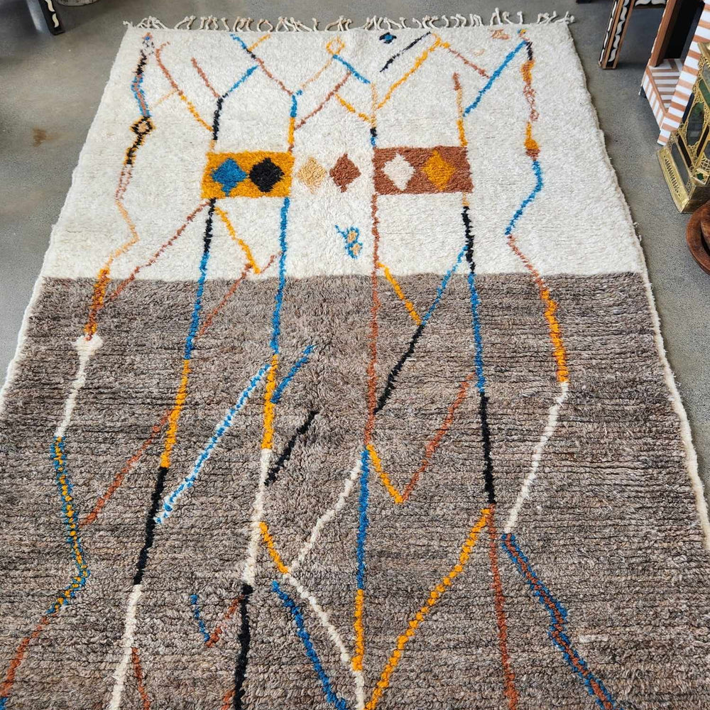 Large Moroccan wool rug 40