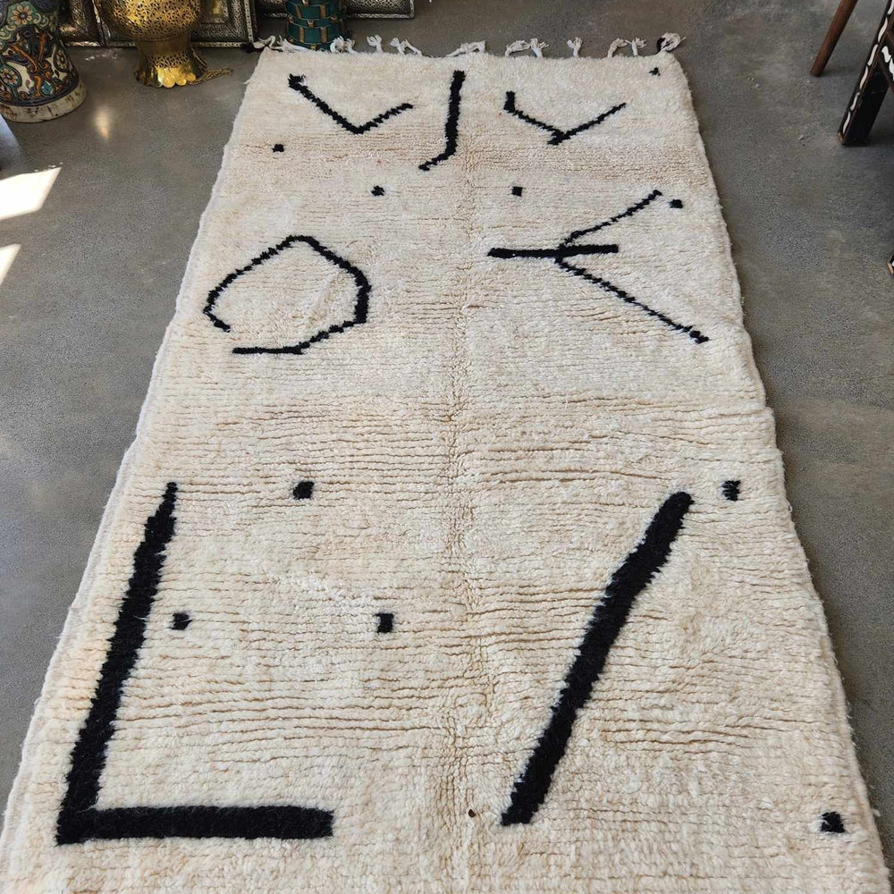 Medium black and white abstract Moroccan rug 46